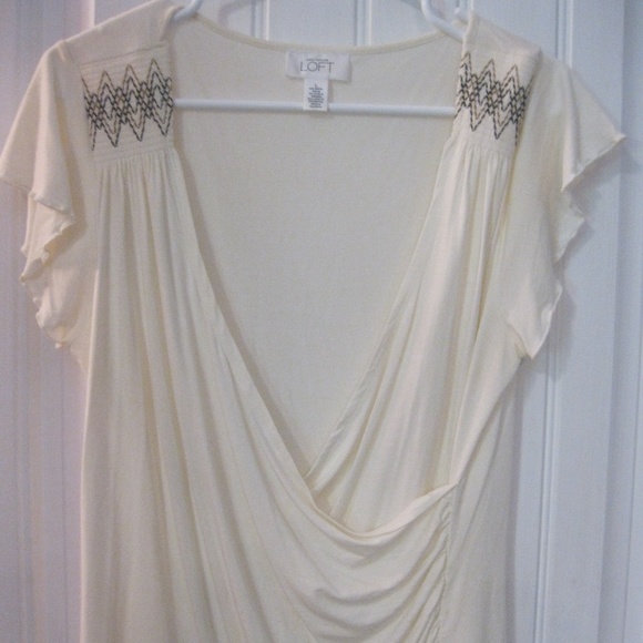 Ann Taylor LOFT Cream Top LG - Picture 2 of 6